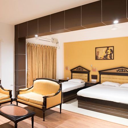 The Vyshakh Hotel Guruvāyūr Exterior foto