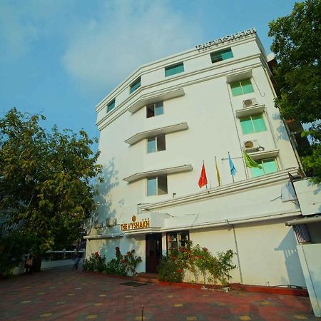 The Vyshakh Hotel Guruvāyūr Exterior foto