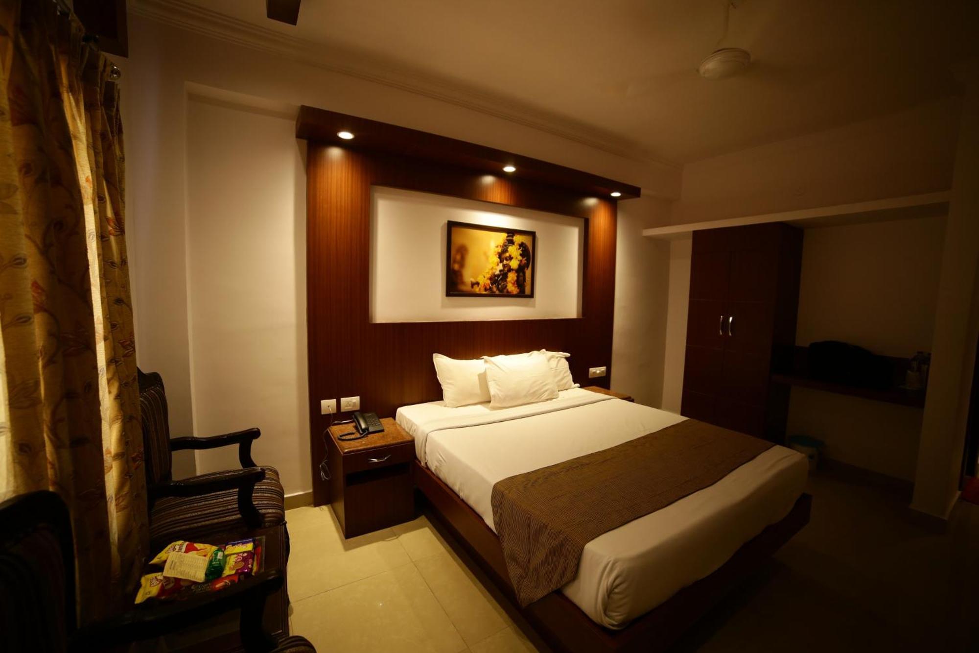 The Vyshakh Hotel Guruvāyūr Exterior foto