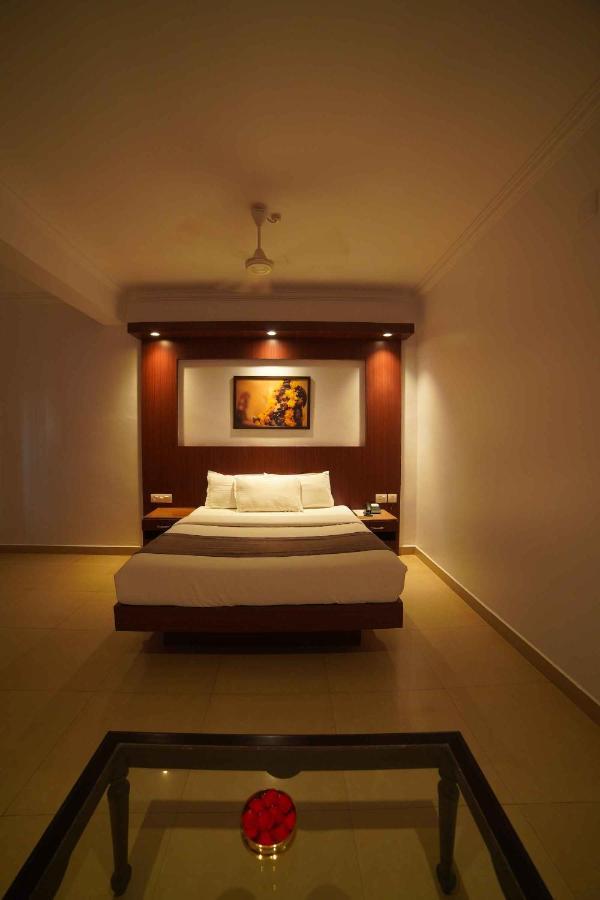 The Vyshakh Hotel Guruvāyūr Exterior foto
