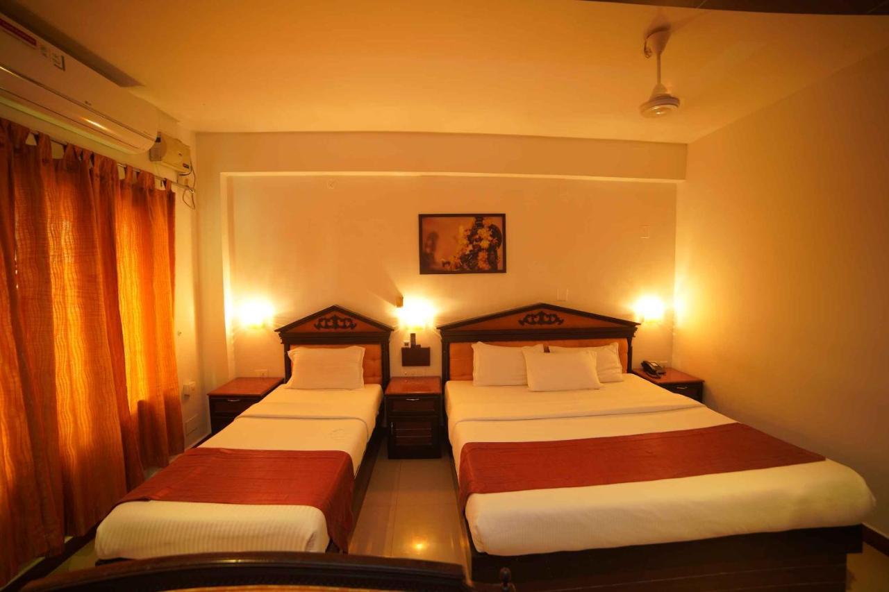 The Vyshakh Hotel Guruvāyūr Exterior foto