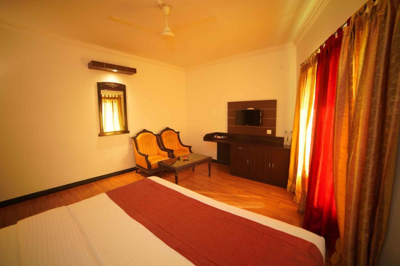 The Vyshakh Hotel Guruvāyūr Exterior foto