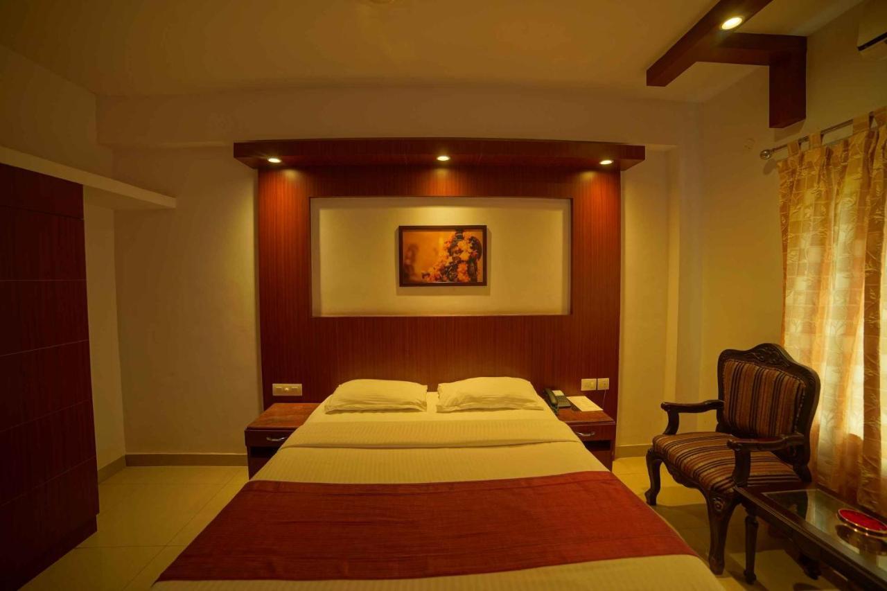 The Vyshakh Hotel Guruvāyūr Exterior foto