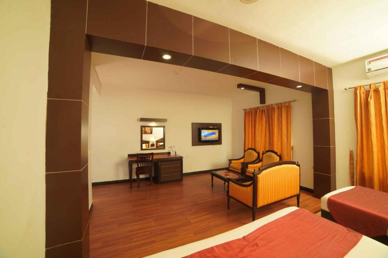 The Vyshakh Hotel Guruvāyūr Exterior foto