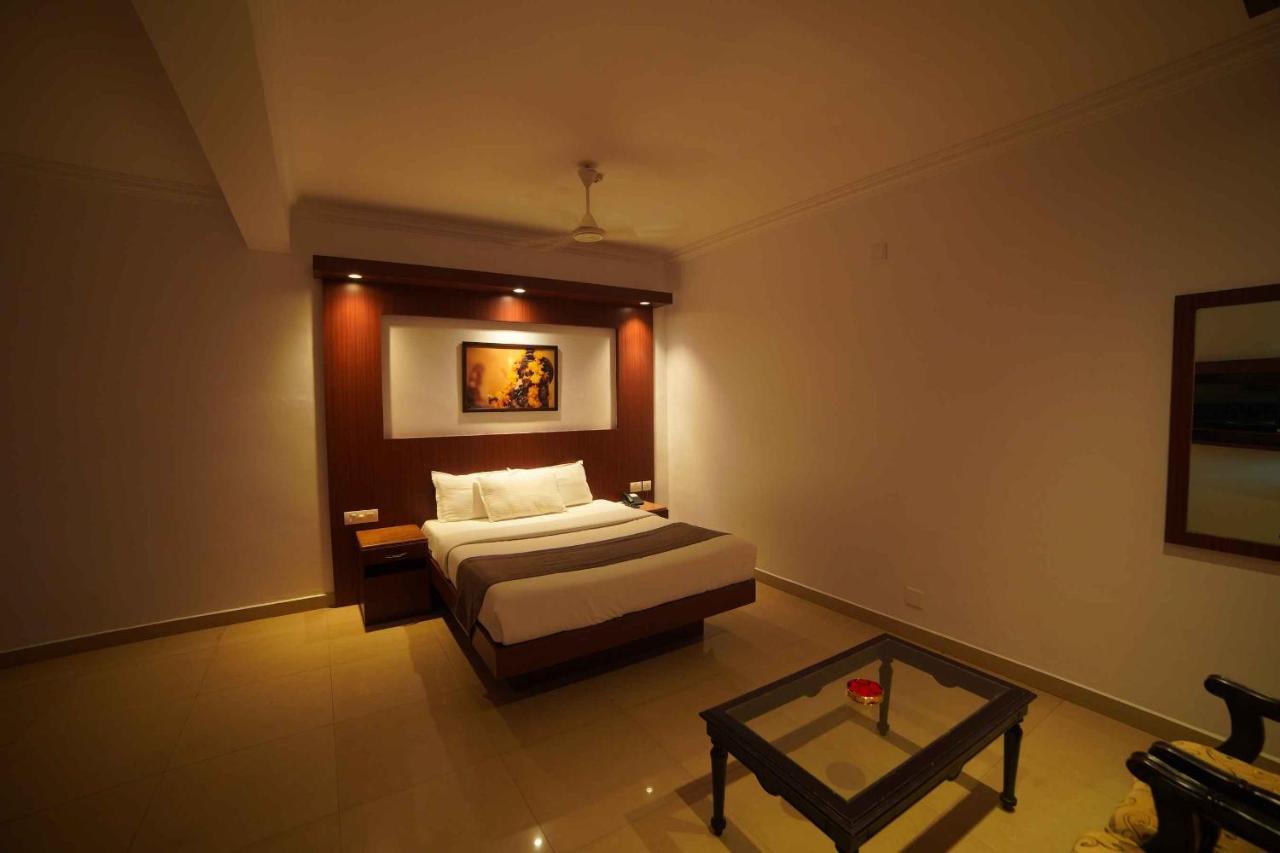 The Vyshakh Hotel Guruvāyūr Exterior foto
