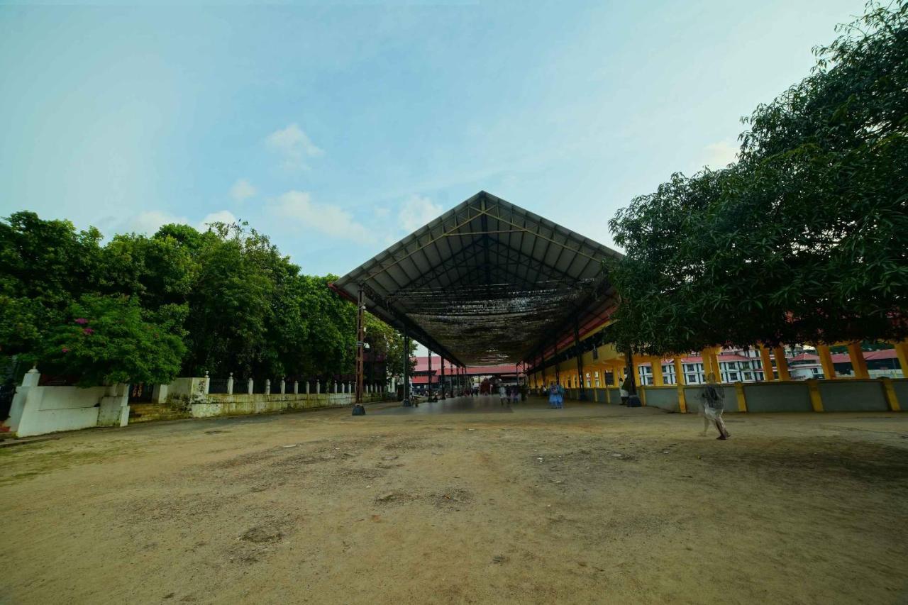 The Vyshakh Hotel Guruvāyūr Exterior foto