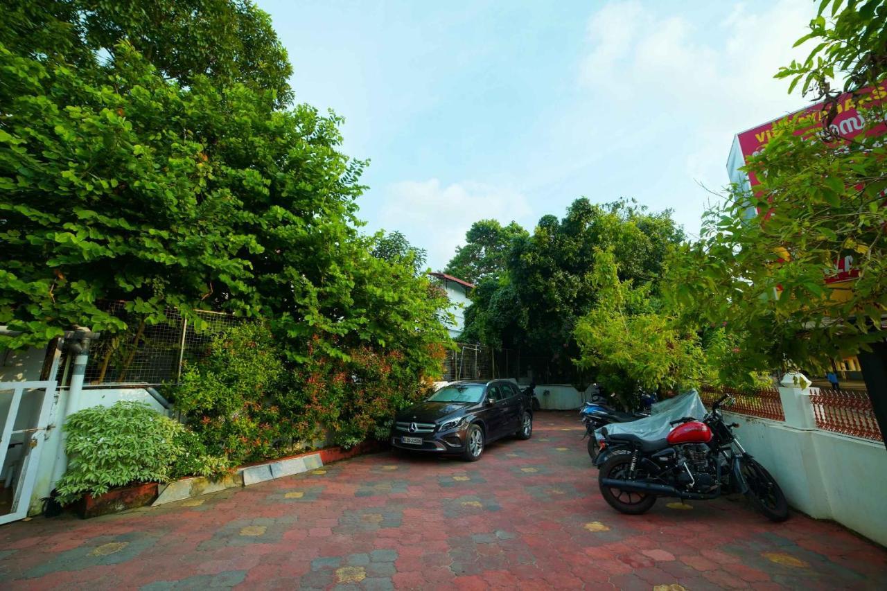 The Vyshakh Hotel Guruvāyūr Exterior foto