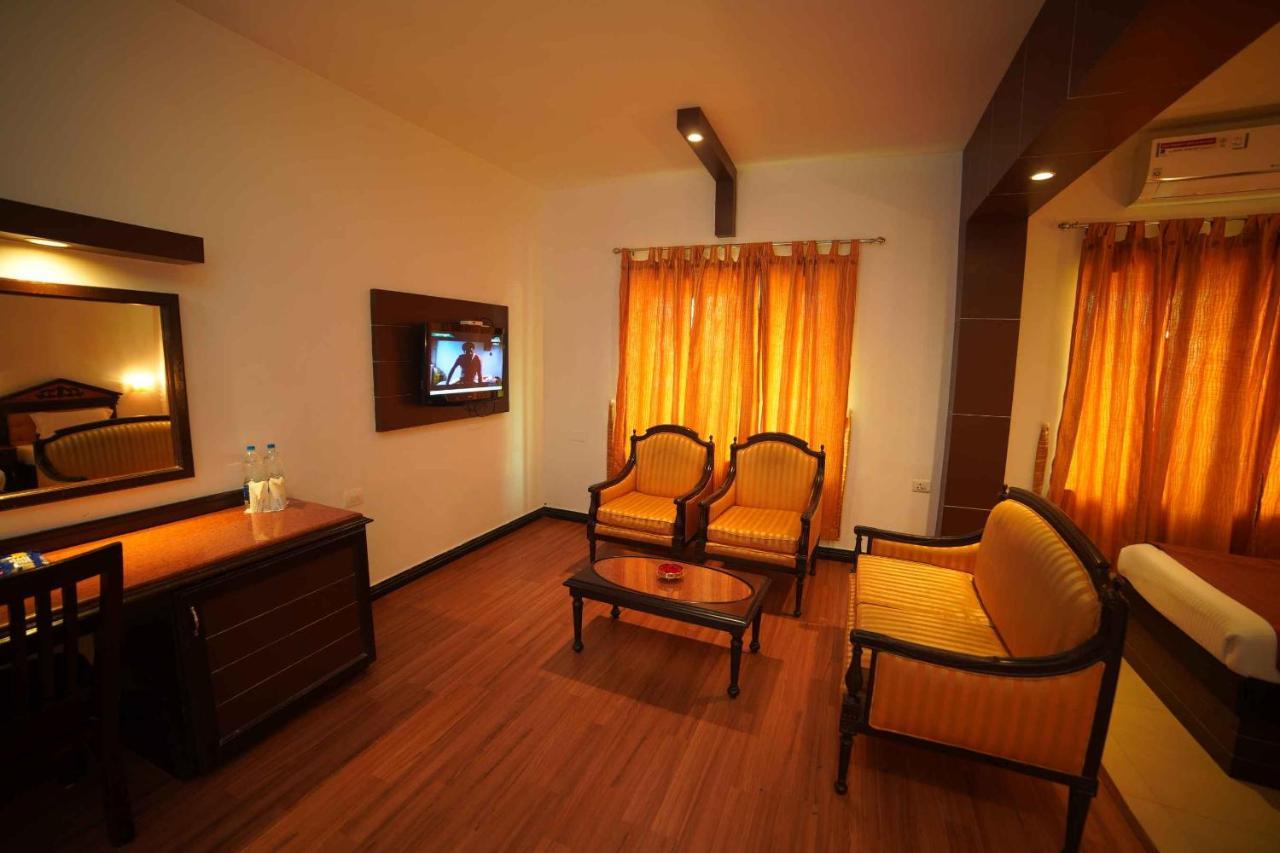 The Vyshakh Hotel Guruvāyūr Exterior foto