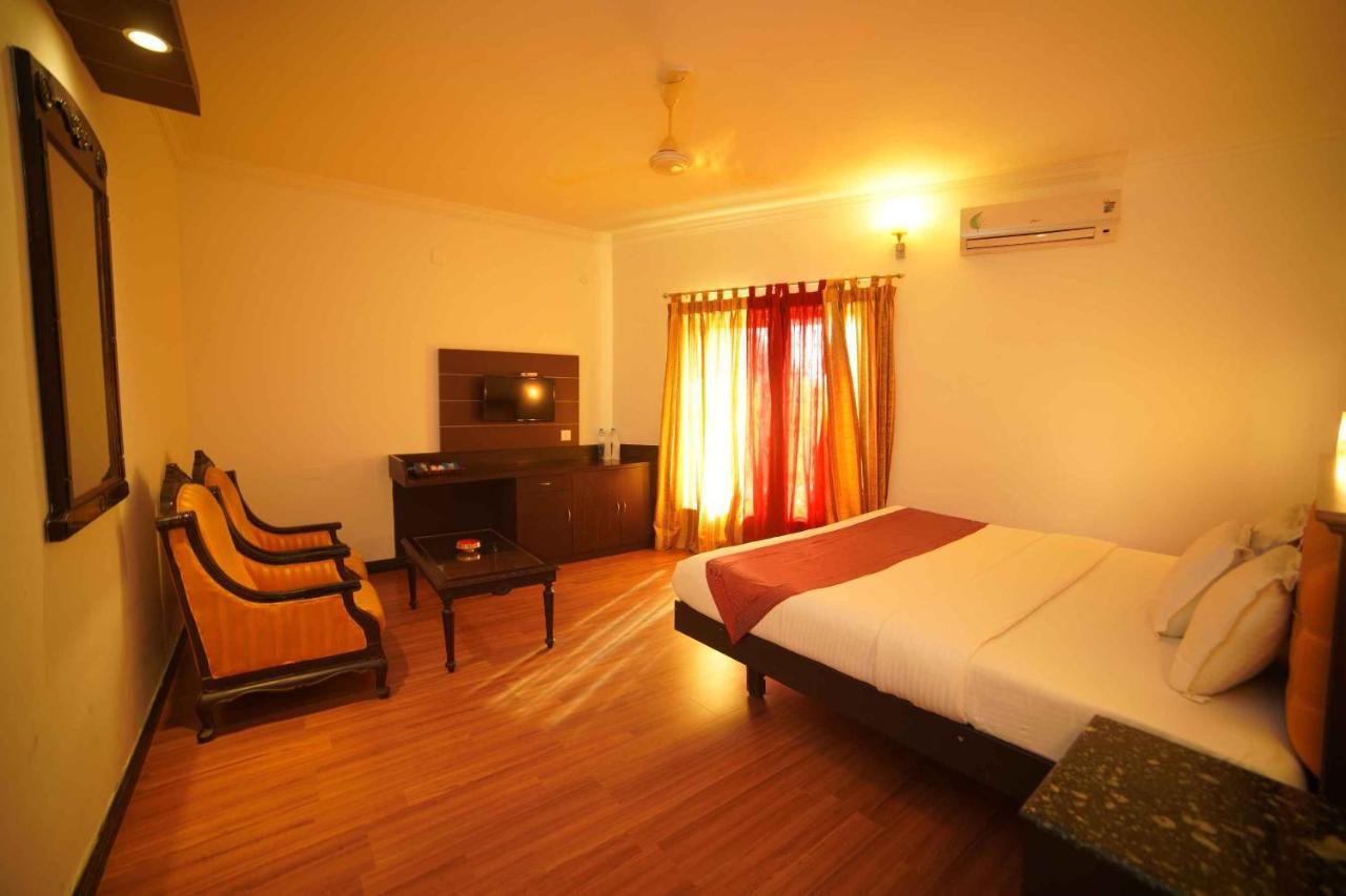 The Vyshakh Hotel Guruvāyūr Exterior foto
