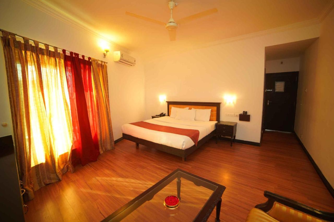 The Vyshakh Hotel Guruvāyūr Exterior foto