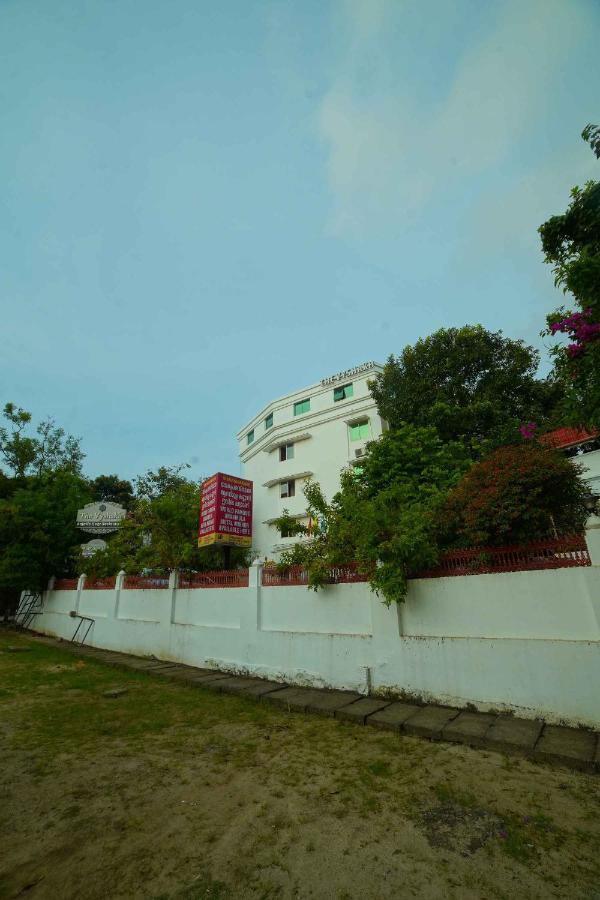 The Vyshakh Hotel Guruvāyūr Exterior foto