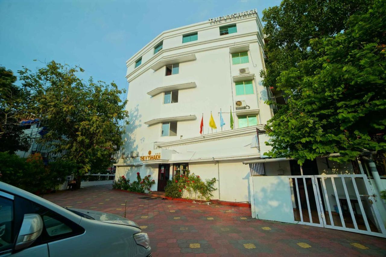 The Vyshakh Hotel Guruvāyūr Exterior foto