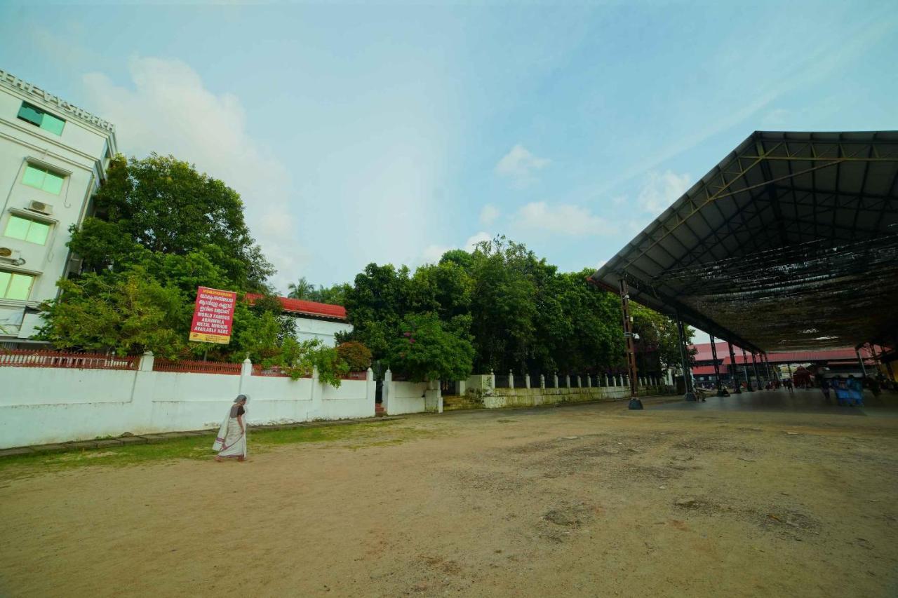 The Vyshakh Hotel Guruvāyūr Exterior foto